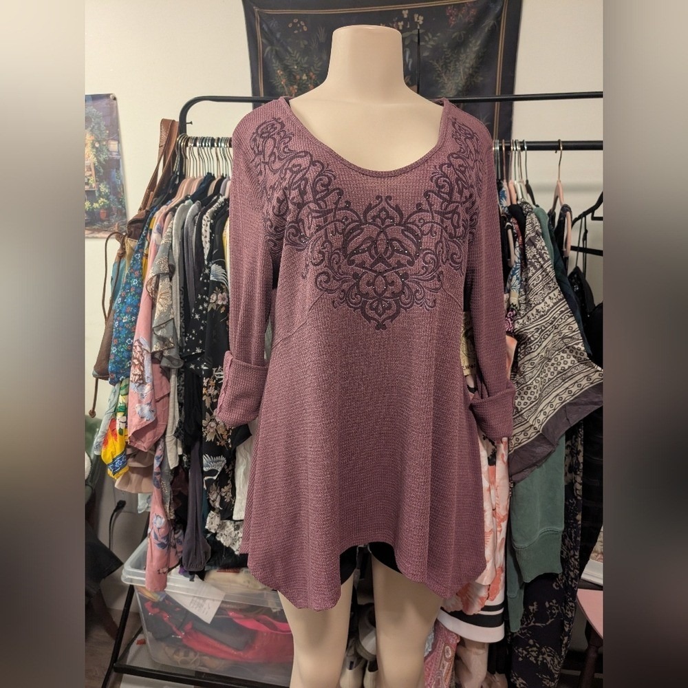 ONE WORLD Mauve Long Sleeve Scoop Neck Tunic with Ornate Front Print
